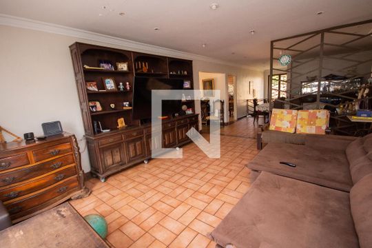 Casa para alugar com 5 quartos, 450m² em Republica, Ribeirão Preto