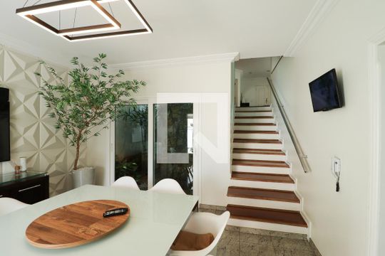 Cozinha e Sala de Jantar de casa à venda com 4 quartos, 350m² em Jardim Franca, São Paulo