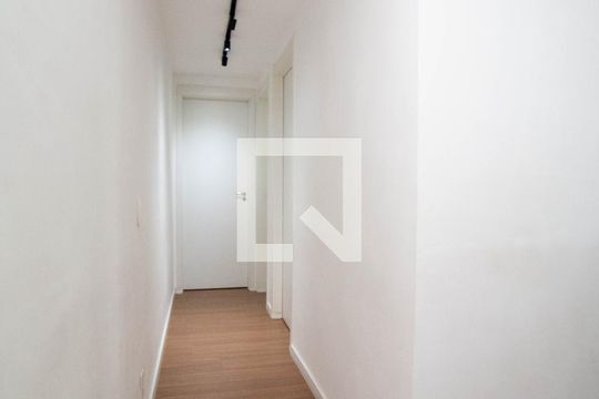 Corredor de apartamento para alugar com 2 quartos, 44m² em Jardim Las Vegas, Guarulhos