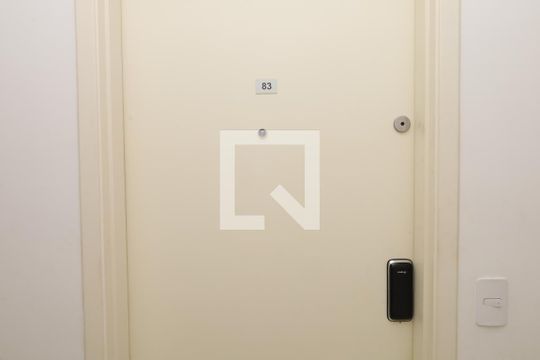 Área comum - Porta do apartamento de apartamento para alugar com 2 quartos, 45m² em Vila Nova Curuçá, São Paulo