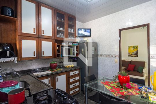 Cozinha de casa à venda com 5 quartos, 300m² em Itaipu, Niterói