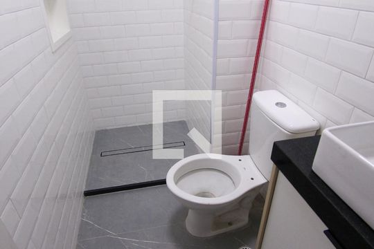 Banheiro de apartamento para alugar com 1 quarto, 25m² em Vila Prudente, São Paulo