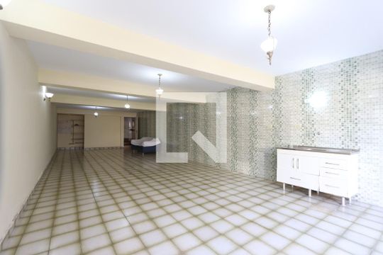 Área comum de casa à venda com 3 quartos, 250m² em Vila Zelina, São Paulo