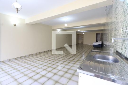 Área comum de casa à venda com 3 quartos, 250m² em Vila Zelina, São Paulo