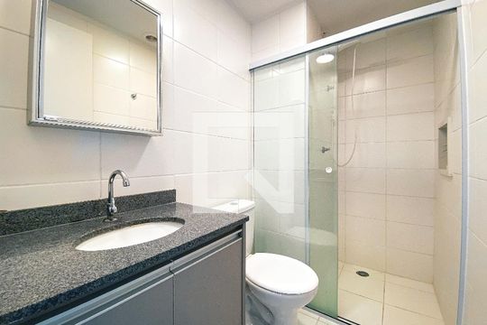 Banheiro de apartamento para alugar com 2 quartos, 34m² em Butantã, São Paulo