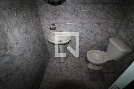 Banheiro 1 de casa para alugar com 2 quartos, 80m² em Limão, São Paulo