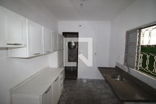 Cozinha de casa para alugar com 2 quartos, 80m² em Limão, São Paulo