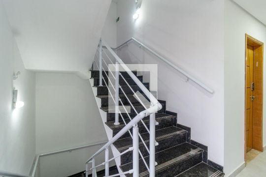 Escadas de kitnet/studio à venda com 1 quarto, 20m² em Vila Matilde, São Paulo