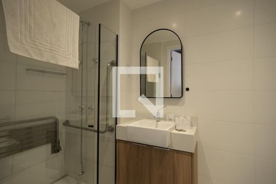 Banheiro de kitnet/studio à venda com 1 quarto, 30m² em Vila Mariana, São Paulo