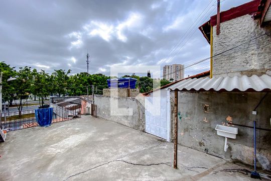 Área externa de casa para alugar com 1 quarto, 34m² em Vila Oratório, São Paulo