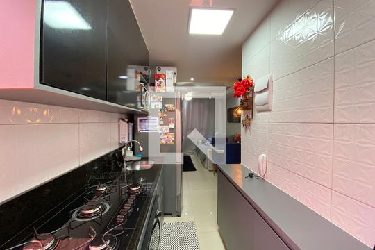 Cozinha de apartamento à venda com 2 quartos, 48m² em Bonsucesso, Rio de Janeiro