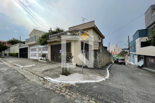 Fachada + Placa de casa para alugar com 3 quartos, 180m² em Vila Marieta, São Paulo