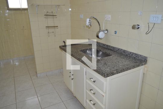 Cozinha de apartamento para alugar com 1 quarto, 45m² em Vila Mariana, São Paulo