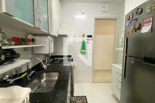Cozinha de apartamento à venda com 3 quartos, 75m² em Jardim America, Belo Horizonte