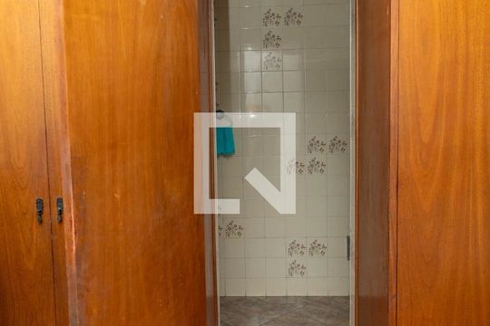 Banheiro da suíte de casa para alugar com 3 quartos, 220m² em Jardim Borborema, São Bernardo do Campo