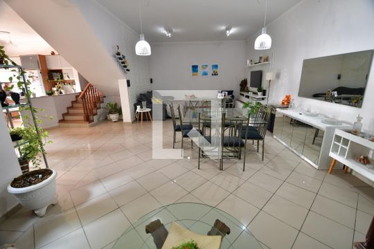 Sala de casa para alugar com 3 quartos, 360m² em Vila Sônia (sousas), Campinas