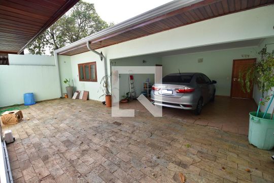 Garagem de casa para alugar com 3 quartos, 360m² em Vila Sônia (sousas), Campinas