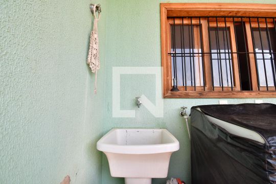 Área de Serviço de casa para alugar com 3 quartos, 360m² em Vila Sônia (sousas), Campinas