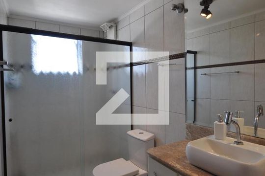 Banheiro de casa à venda com 3 quartos, 220m² em Vila Nova Mazzei, São Paulo