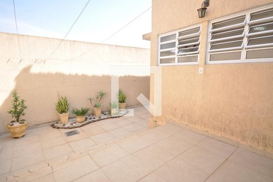 Quintal de casa à venda com 3 quartos, 220m² em Vila Nova Mazzei, São Paulo