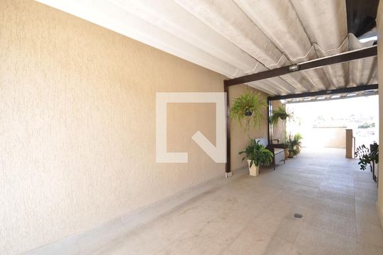 Garagem de casa à venda com 3 quartos, 220m² em Vila Nova Mazzei, São Paulo