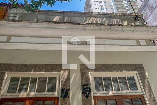 Fachada de casa à venda com 3 quartos, 221m² em Botafogo, Rio de Janeiro
