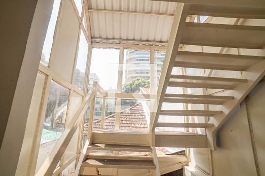 Escadas de casa à venda com 3 quartos, 221m² em Botafogo, Rio de Janeiro