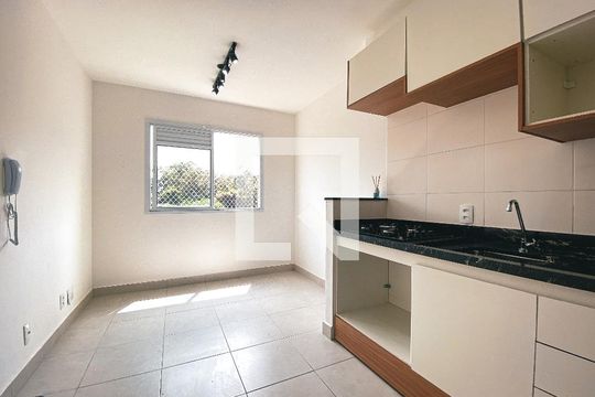 Cozinha de apartamento à venda com 2 quartos, 32m² em Jardim Celeste, São Paulo