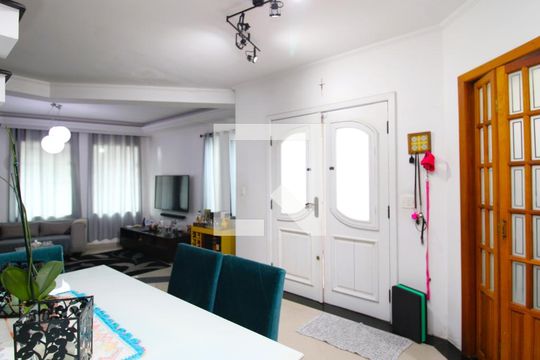 Sala de casa à venda com 3 quartos, 190m² em Vila Nivi, São Paulo