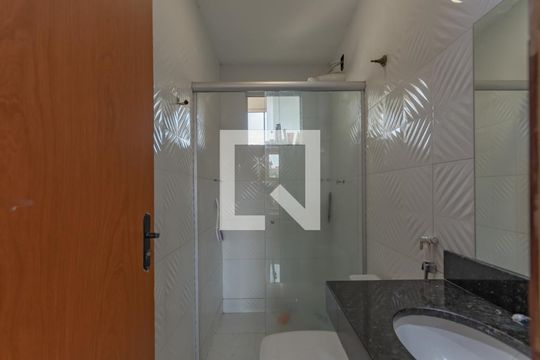 Banheiro Social de casa à venda com 2 quartos, 101m² em Santa Terezinha, Belo Horizonte