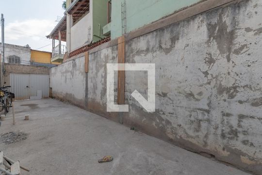 Entrada de casa à venda com 2 quartos, 101m² em Santa Terezinha, Belo Horizonte