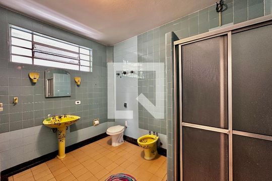 Banheiro Social de casa à venda com 3 quartos, 231m² em Chácara Santo Antônio (zona Sul), São Paulo