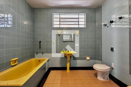 Banheiro Social de casa à venda com 3 quartos, 231m² em Chácara Santo Antônio (zona Sul), São Paulo