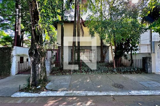 Fachada de casa à venda com 3 quartos, 231m² em Chácara Santo Antônio (zona Sul), São Paulo