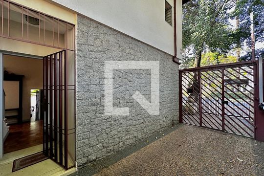 Garagem de casa à venda com 3 quartos, 231m² em Chácara Santo Antônio (zona Sul), São Paulo