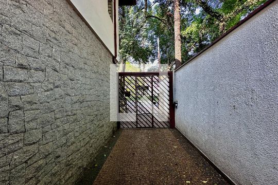 Garagem de casa à venda com 3 quartos, 231m² em Chácara Santo Antônio (zona Sul), São Paulo