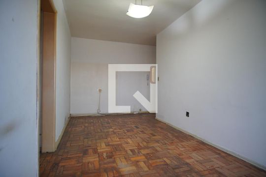 Sala de apartamento à venda com 2 quartos, 70m² em Vila Jardim, Porto Alegre