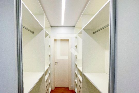 Closet de apartamento à venda com 2 quartos, 112m² em Jardim Paulista, São Paulo