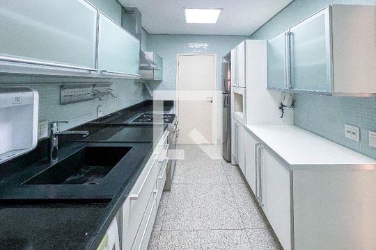 Cozinha de apartamento à venda com 2 quartos, 112m² em Jardim Paulista, São Paulo