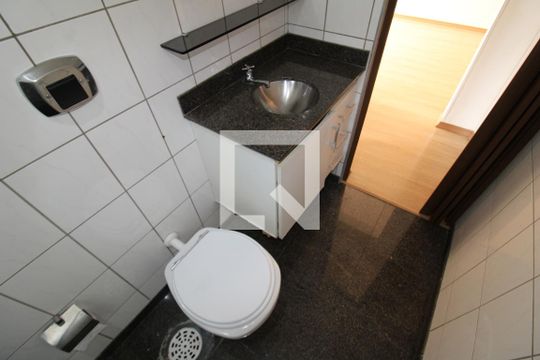 Banheiro de apartamento para alugar com 2 quartos, 64m² em Lauzane Paulista, São Paulo