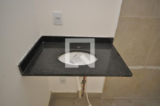 Banheiro  de kitnet/studio para alugar com 1 quarto, 31m² em Vila Guilherme, São Paulo