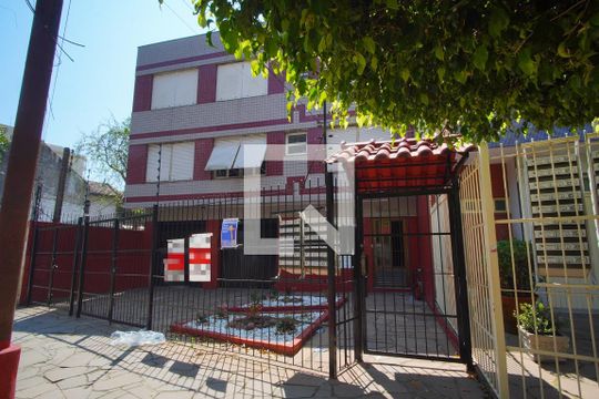 Fachada de apartamento à venda com 1 quarto, 37m² em Floresta, Porto Alegre