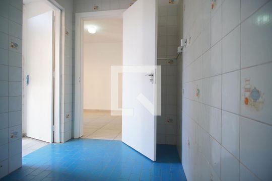 Cozinha de apartamento à venda com 1 quarto, 37m² em Floresta, Porto Alegre