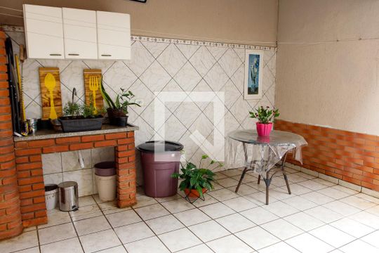 Área comum de casa à venda com 4 quartos, 198m² em Cipava, Osasco