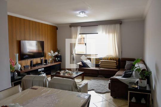 Casa à venda com 4 quartos, 198m² em Cipava, Osasco