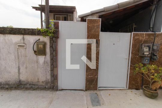 Fachada de casa para alugar com 1 quarto, 60m² em Engenho do Mato, Niterói