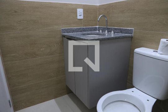 Banheiro de apartamento para alugar com 1 quarto, 30m² em São Judas, São Paulo