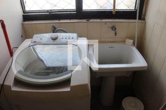 Área de Serviço de apartamento para alugar com 3 quartos, 200m² em Santo Antônio, São Caetano do Sul