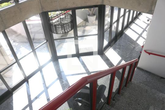Hall social de apartamento para alugar com 3 quartos, 200m² em Santo Antônio, São Caetano do Sul