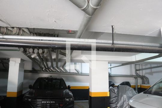 Garagem de apartamento para alugar com 3 quartos, 200m² em Santo Antônio, São Caetano do Sul